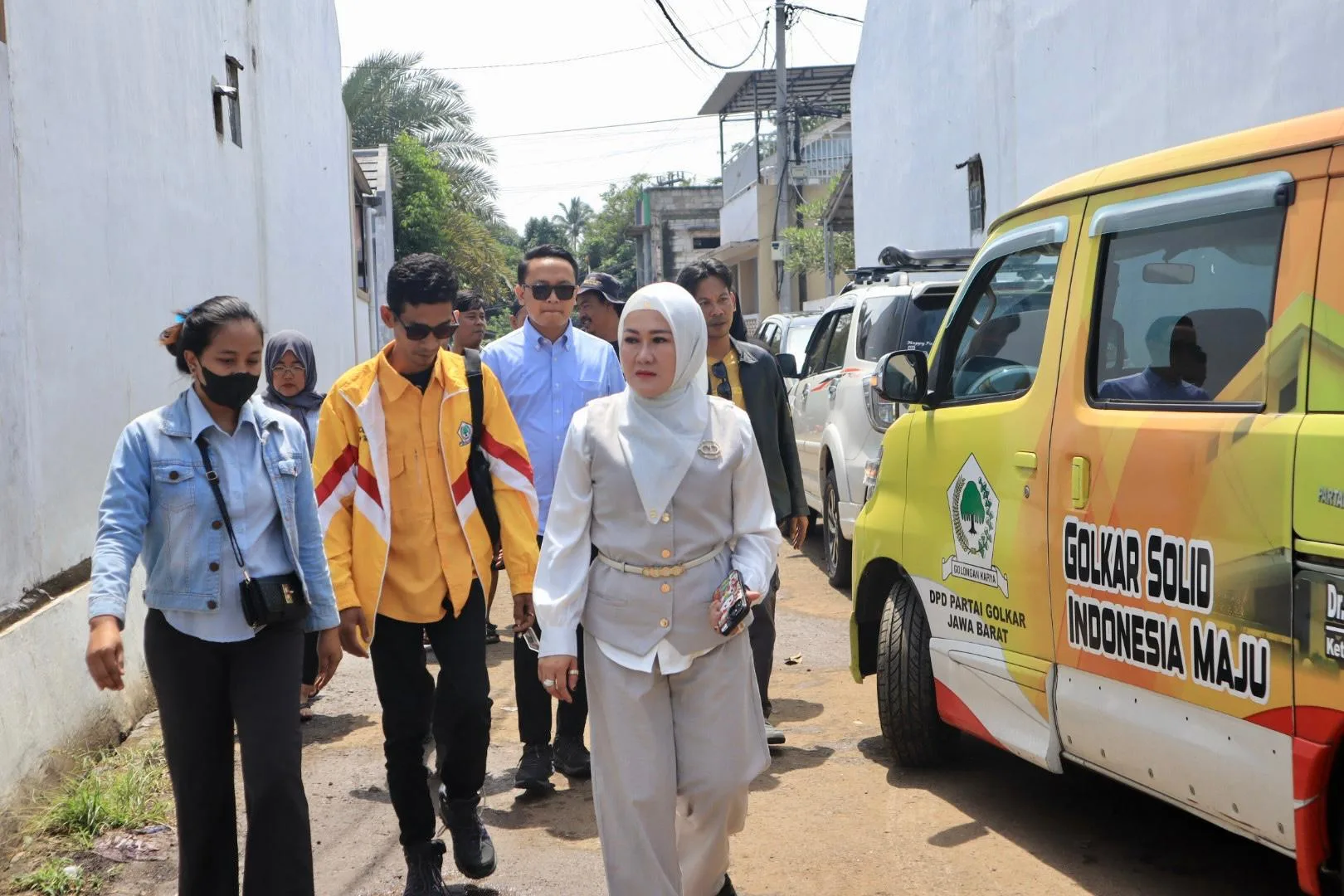 Ketua DPRD Cianjur Metty Triantika Salurkan Bantuan Bagi Korban Banjir, Gandeng Karang Taruna dan Relawan TMP