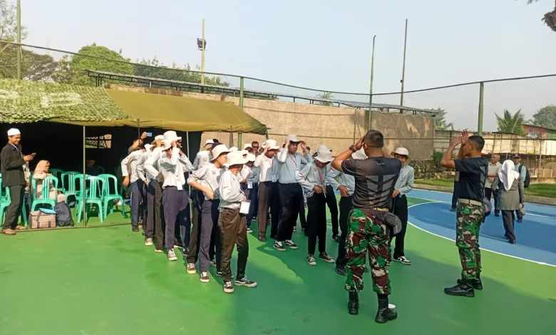 30 Siswa SMP Ikuti Pendidikan Karakter di Barak Yonif Raider 300, Fokus Tangani Kenakalan Remaja