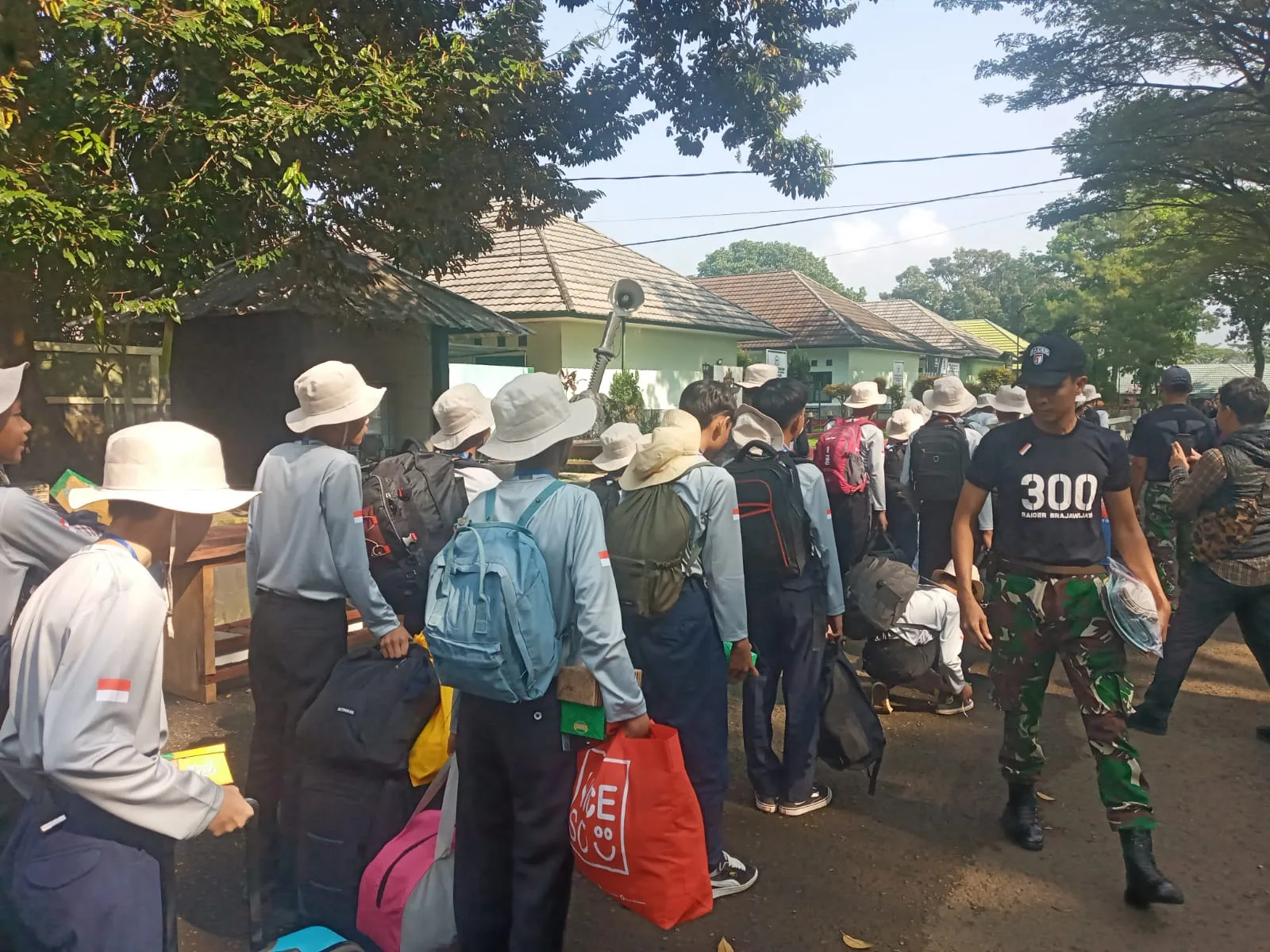 30 Siswa SMP Ikuti Pendidikan Karakter di Barak Yonif Raider 300, Fokus Tangani Kenakalan Remaja