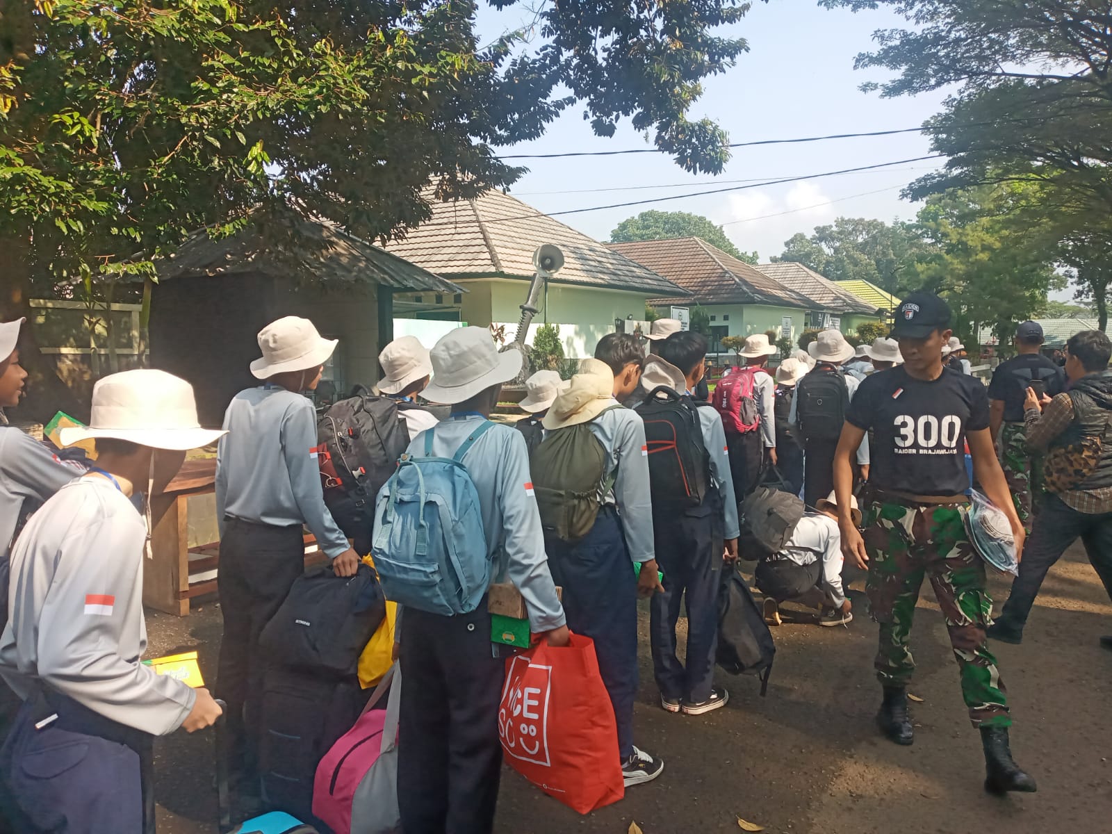 30 Siswa SMP Ikuti Pendidikan Karakter di Barak Yonif Raider 300, Fokus Tangani Kenakalan Remaja