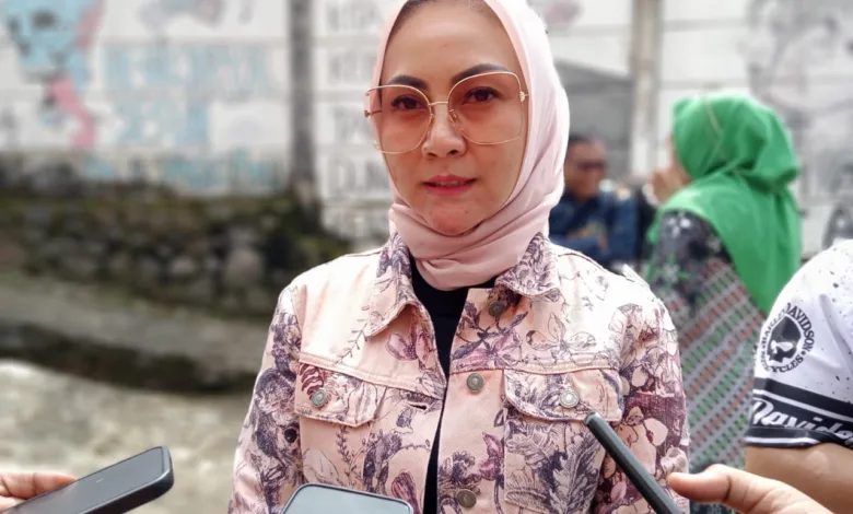 Wakil Ketua DPRD Cianjur Susi Susilawati Minta Sekolah Swasta dan Negri Tak Tahan Ijazah Siswa