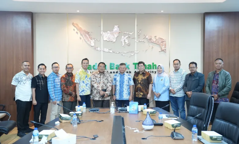 Badan Bank Tanah berkomitmen meningkatkan kesejahteraan masyarakat Cianjur melalui program reforma agraria di Desa Batulawang.