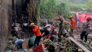 TPT Ambruk, Dua Rumah Jebol dan Sejumlah Warga Sindanglaya Luka