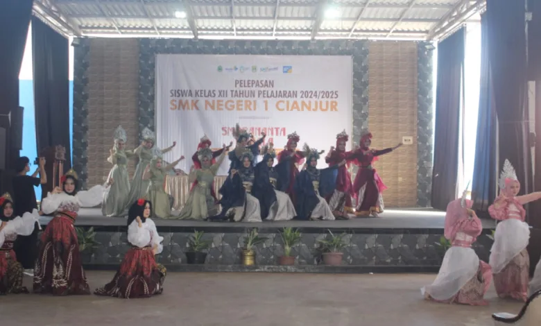 SMKN 1 Cianjur Gelar Pelepasan Kelas XII dengan Tema "Smarananta Trikala"