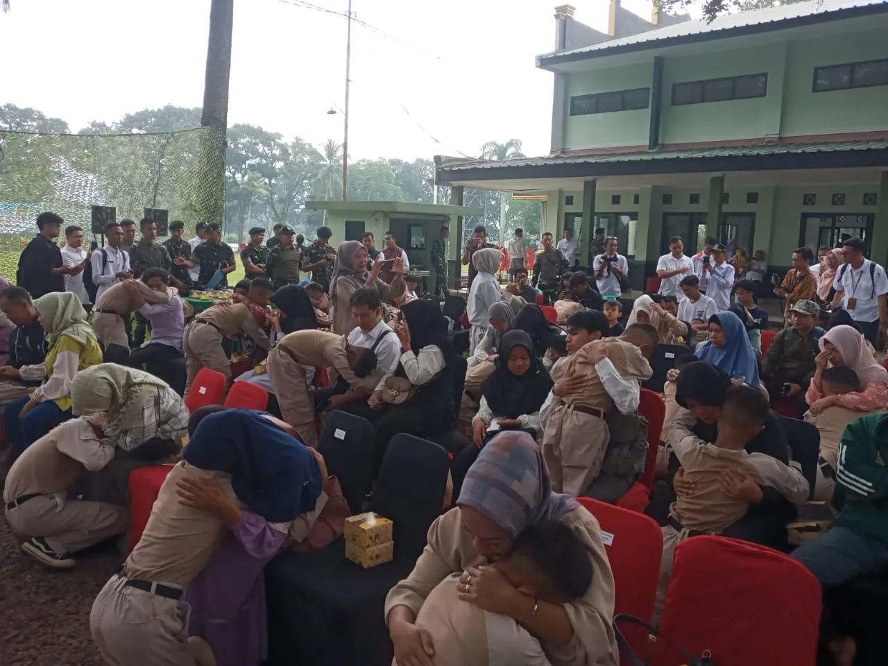 Isak Tangis Iringi Penutupan Program SIGMA, 30 Siswa SMP Cianjur Luluh di Barak Yonif Raider 300