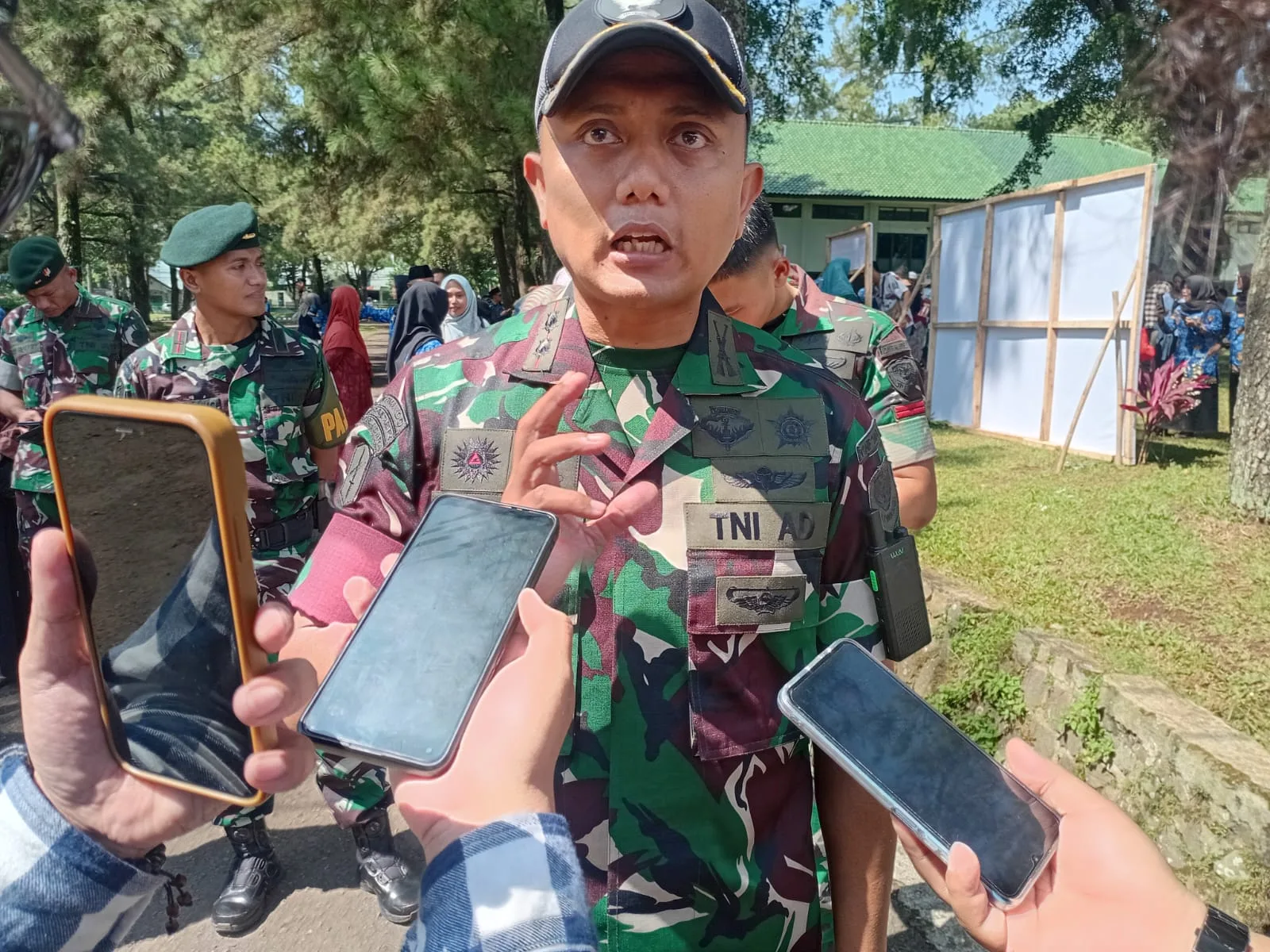 Komandan Yonif 300Brajawijaya, Letkol Inf Ardha Cairova Pari Putra