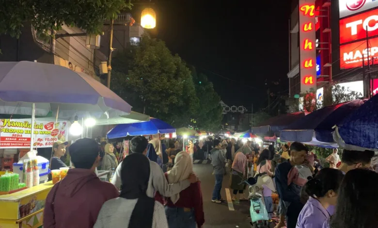 Polres Cianjur memberlakukan jam malam bagi pelajar mulai pukul 20.00 WIB untuk mencegah kenakalan remaja