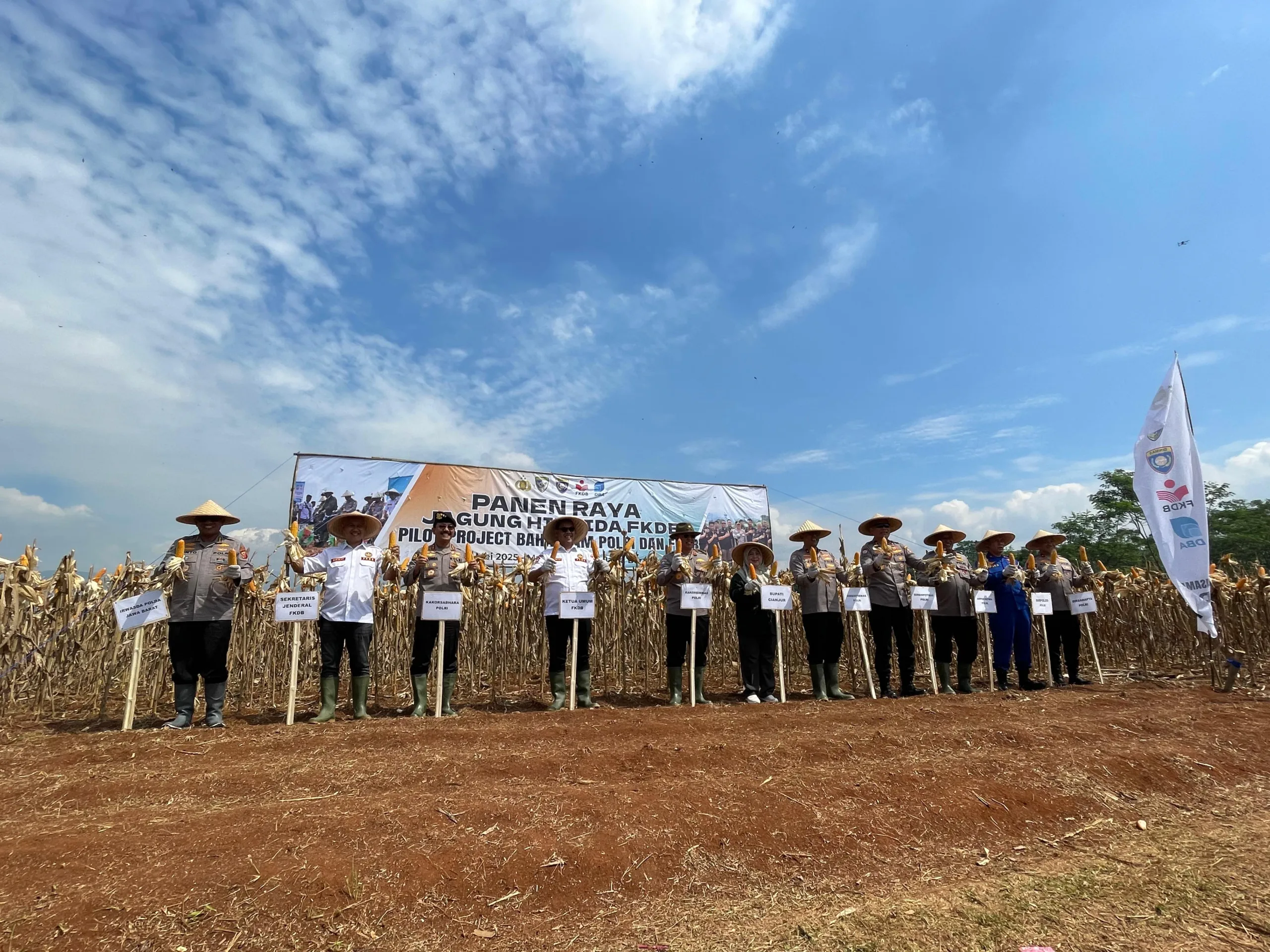 Polri dan FKDB sukses panen jagung hibrida 12,5 ton per hektar di Cianjur, dukung swasembada pangan