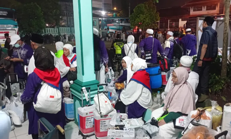 Di Balik Senyum Kepulangan Jemaah Haji Cianjur, Terselip Kabar Duka dari Tanah Suci