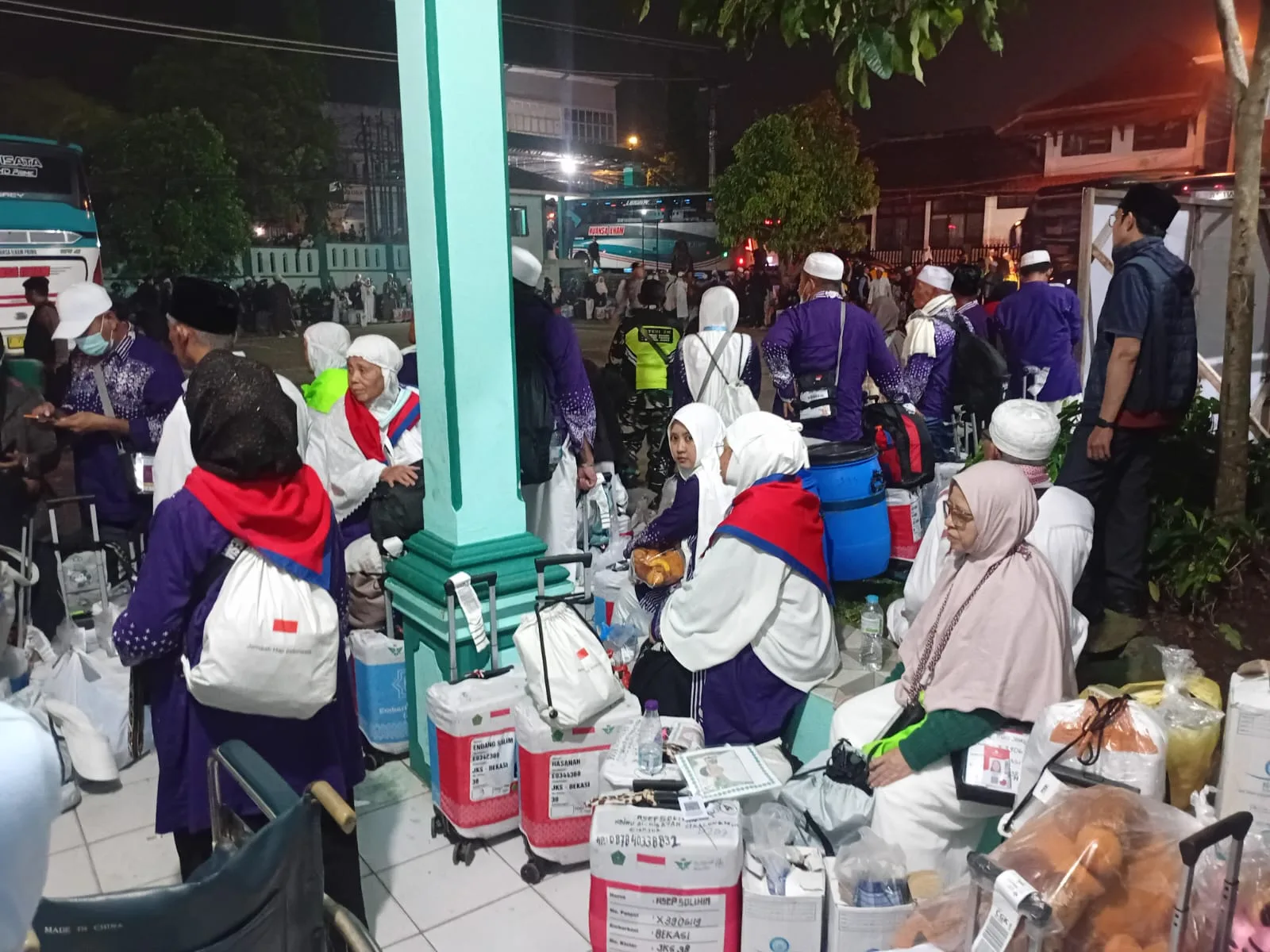 Di Balik Senyum Kepulangan Jemaah Haji Cianjur, Terselip Kabar Duka dari Tanah Suci