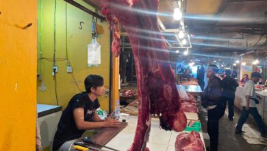 Pasca-Lebaran Iduladha, permintaan daging ayam dan sapi melonjak di Pasar Muka Ramayana Cianjur.