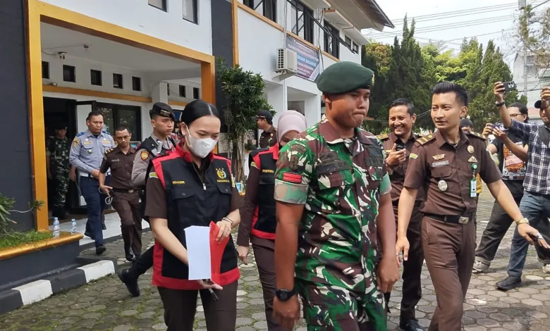 Kejari Cianjur menggeledah Kantor Dishub pada Senin (23/06/2025) untuk mengusut dugaan korupsi proyek PJU 2023 senilai Rp40 M.