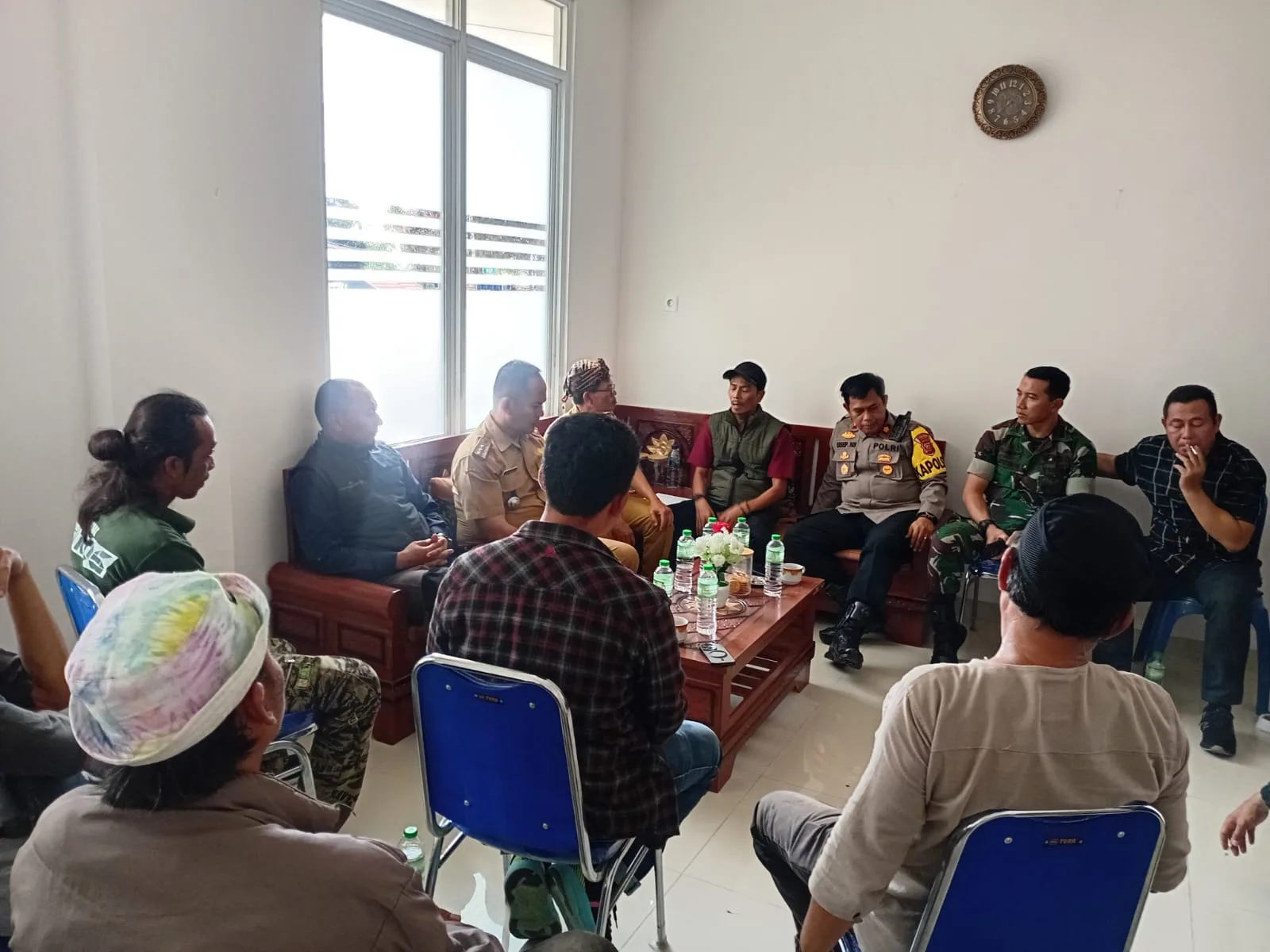 Mediasi Transparansi Dana Desa Gasol Buntu, Kades Absen dengan Alasan Dinas Luar Kota