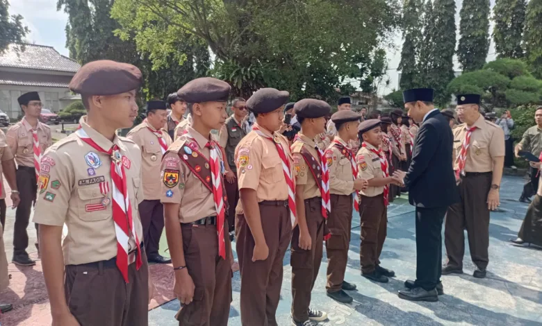 Bupati Cianjur Muhammad Wahyu Ferdian resmi melepas keberangkatan 50 peserta Jambore Daerah (Jamda) Kontingen Kwartir Cabang (Kwarcab) Gerakan Pramuka Cianjur