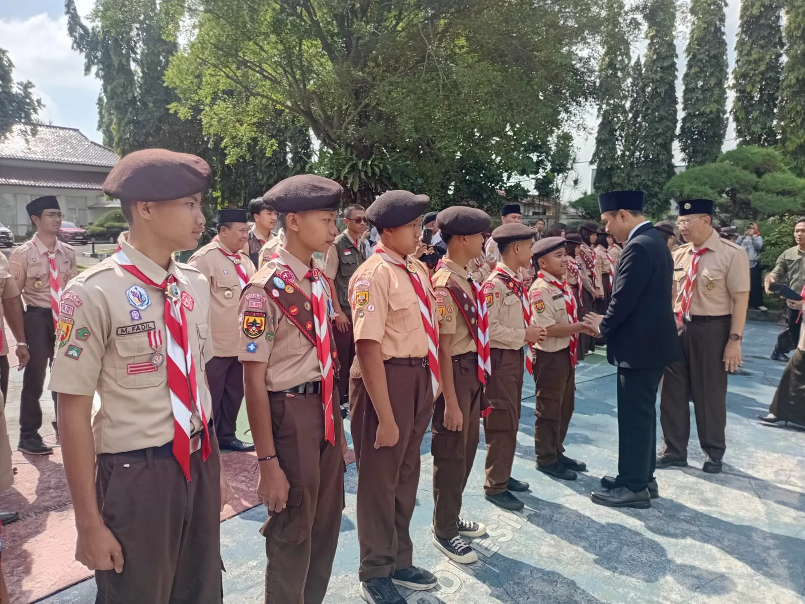 Bupati Cianjur Muhammad Wahyu Ferdian resmi melepas keberangkatan 50 peserta Jambore Daerah (Jamda) Kontingen Kwartir Cabang (Kwarcab) Gerakan Pramuka Cianjur