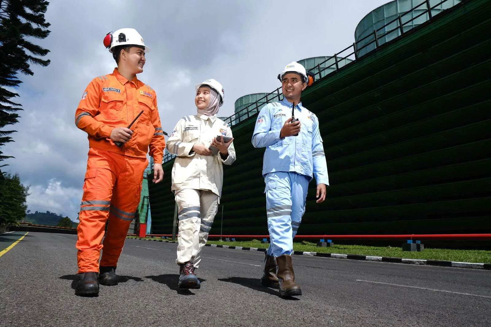 Dengan SDM unggul dan profesional, Insan PLN terus berkolaborasi menjawab tantangan energi global.