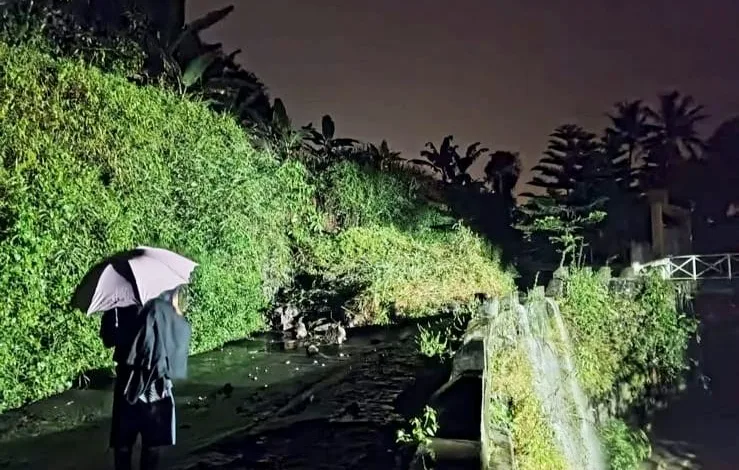 Hujan deras berintensitas tinggi yang mengguyur pada Kamis malam, 3 Juli 2025, memicu bencana longsor