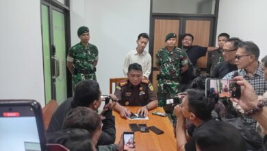 Kejari Cianjur mengamankan Rp1 miliar dalam penyidikan dugaan korupsi proyek PJU. Sebanyak 30 saksi telah diperiksa dan nama calon tersangka sudah dikantongi.