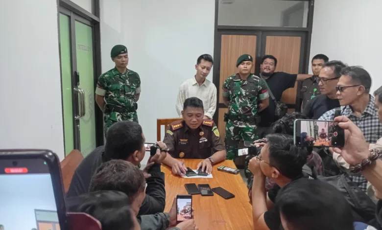 Kejari Cianjur mengamankan Rp1 miliar dalam penyidikan dugaan korupsi proyek PJU. Sebanyak 30 saksi telah diperiksa dan nama calon tersangka sudah dikantongi.