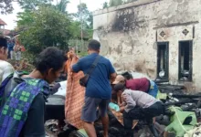 Kebakaran akibat korsleting listrik menghanguskan sebuah rumah di Agrabinta, Cianjur, pada Minggu (20/07/2025).