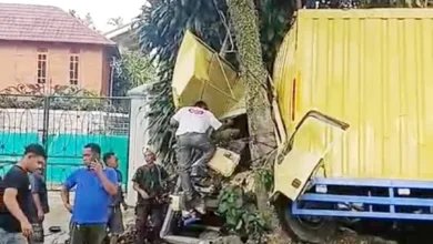 Sebuah truk boks mengalami rem blong di Ciloto, Cianjur, Selasa (29/07/2025).