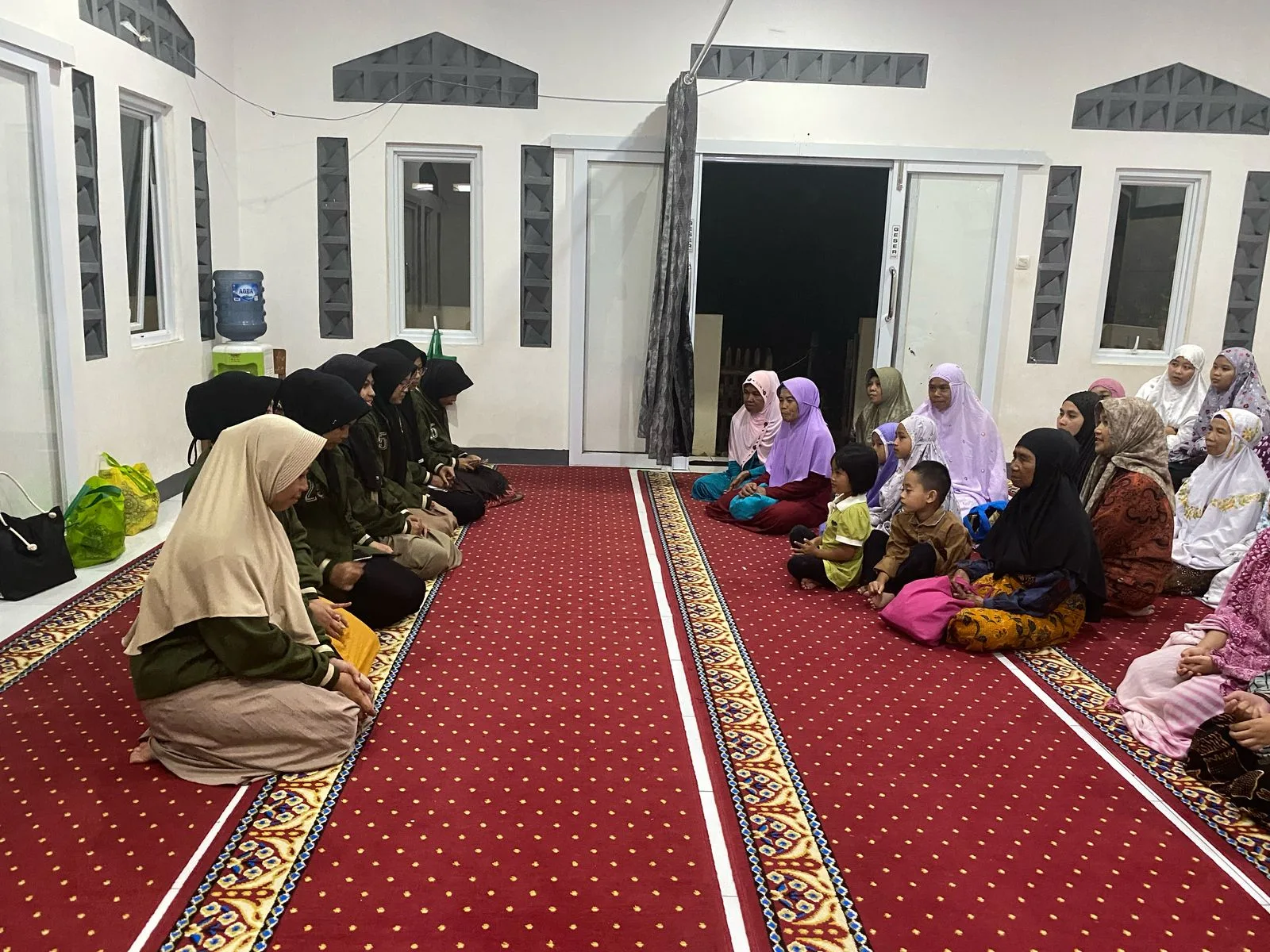 Menguatkan Iman, Menebar Kebaikan Kajian Islami Mahasiswa KKN STAI Al-Azhary di Desa Cibanteng
