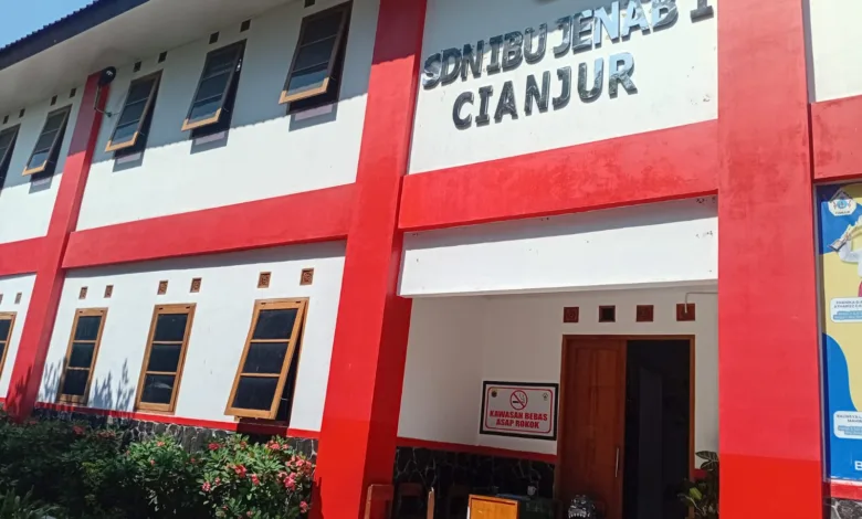 Orang Tua Siswa Mengeluh, Iuran Berkedok Infak SDN Ibu Jenab 1 Cianjur Dipatok Hingga Rp 1,5 Juta Untuk Mebeler
