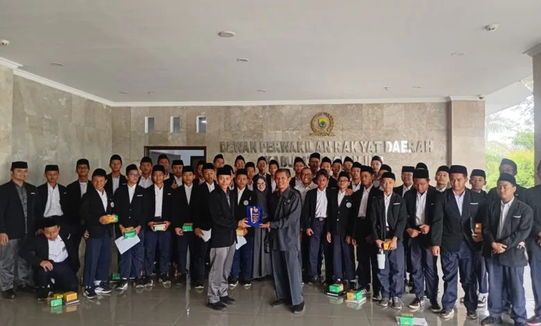 Fraksi PKS DPRD Cianjur Terima Kunjungan Edukasi Demokrasi dari Siswa MTS Al Kahfi