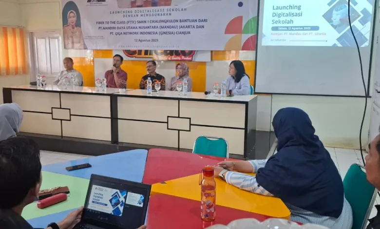 Songsong Era Digital Makin Cerdas, SMKN 1 Cikalongkulon Bersama PT Mandau Kolaborasi Resmikan FTTC
