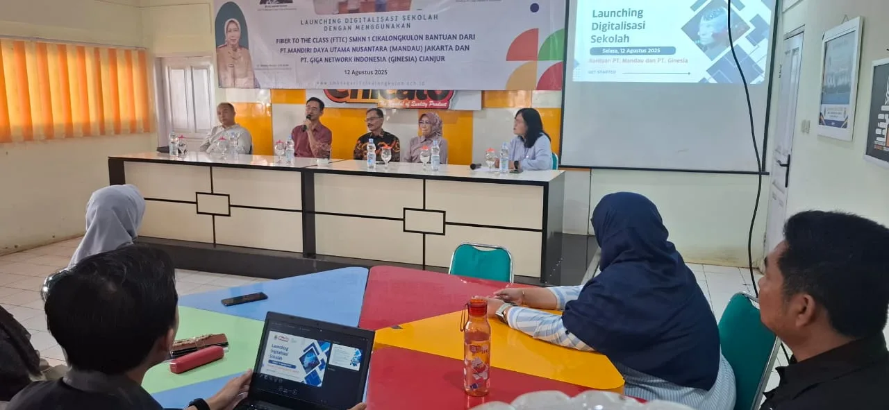 Songsong Era Digital Makin Cerdas, SMKN 1 Cikalongkulon Bersama PT Mandau Kolaborasi Resmikan FTTC