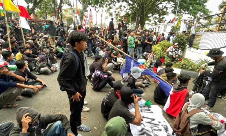 Mahasiswa Cianjur Kompak Gelar Aksi Depan Gedung DPRD, Desak Berbagai Tuntutan Rakyat