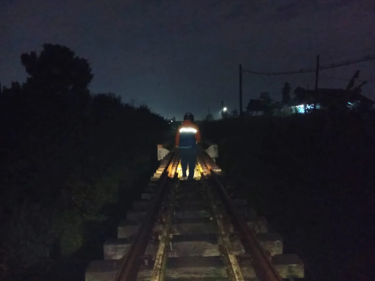 Gempa berkekuatan 4,9 magnitudo di Bekasi berdampak pada perjalanan kereta api wilayah Daop 2 Bandung pada Rabu (20/08/2025).