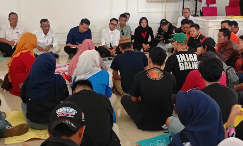 Puluhan Massa Aksi dan Ojol Cianjur Desak Pemkab Penuhi Tiga Tuntutan Utama Saat Audensi