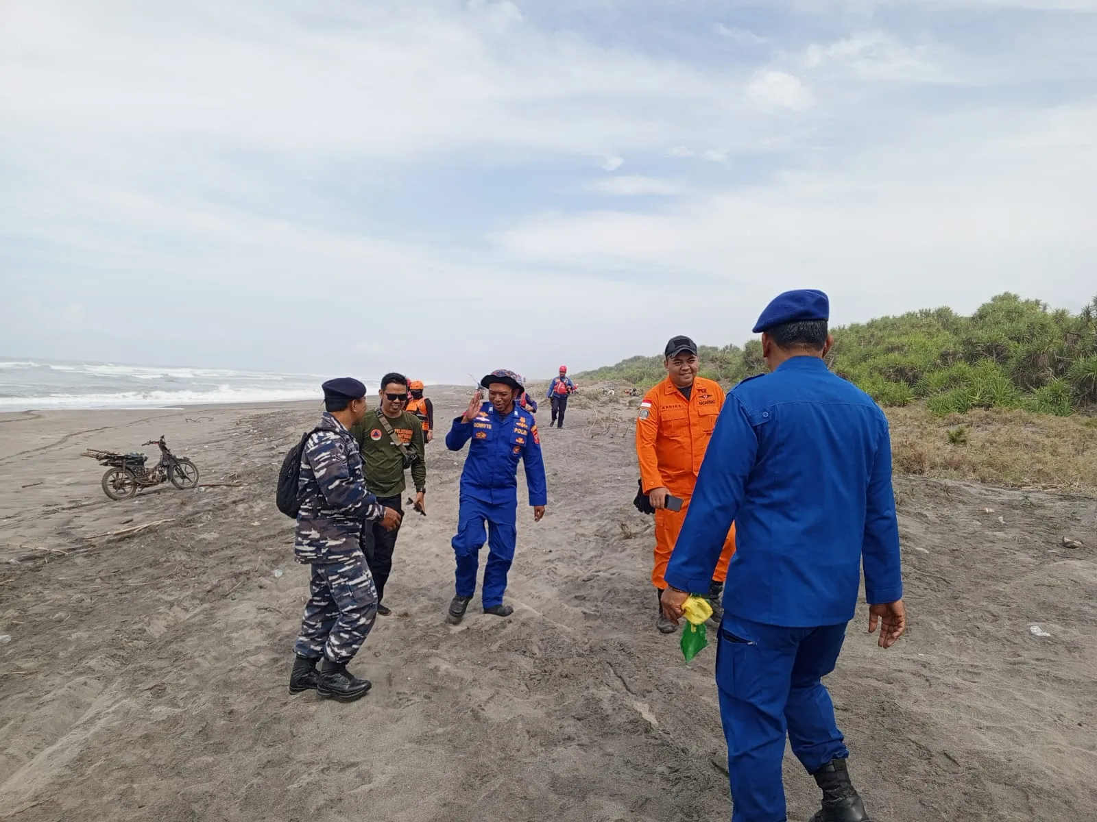 Perahu Terbalik, Dua Nelayan Cianjur Tak Balik-balik