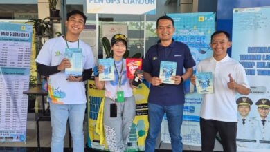 Manager PLN UP3 Cianjur bersama tim Program I-POP, sukses mendekatkan layanan PLN Mobile dan promosi tambah daya kepada pelanggan industri.