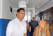 Tinjau Fasilitas Baru Pendidikan. Bupati Cianjur Mohammad Wahyu Ferdian (kiri) didampingi jajaran meninjau hasil pembangunan 18 Ruang Kelas Baru (RKB) di SMPN 2 Karangtengah, Cianjur