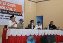 ​Para pemateri menyampaikan materi hukum dan etika pers kepada puluhan Kepala PKBM Cianjur dalam acara "Journalist Goes to School Vol.2