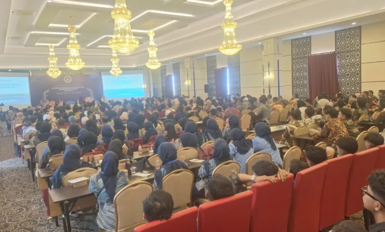 Suasana Bimbingan Teknis (Bimtek) Penjamah Makanan Satuan Pelayanan Pemenuhan Gizi (SPPG) yang diikuti 800 peserta di Hotel Gino Feruci, Cianjur.