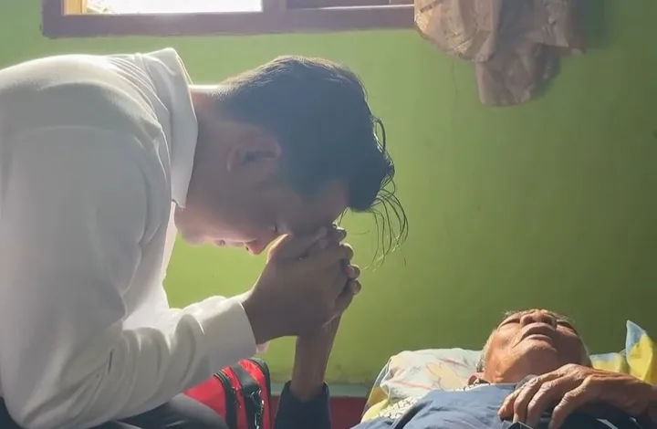 Bupati Cianjur menunjukkan aksi nyata dengan turun langsung membantu warga Cikadu yang sakit dan belum memiliki BPJS. Pemkab pastikan iuran ditanggung penuh.