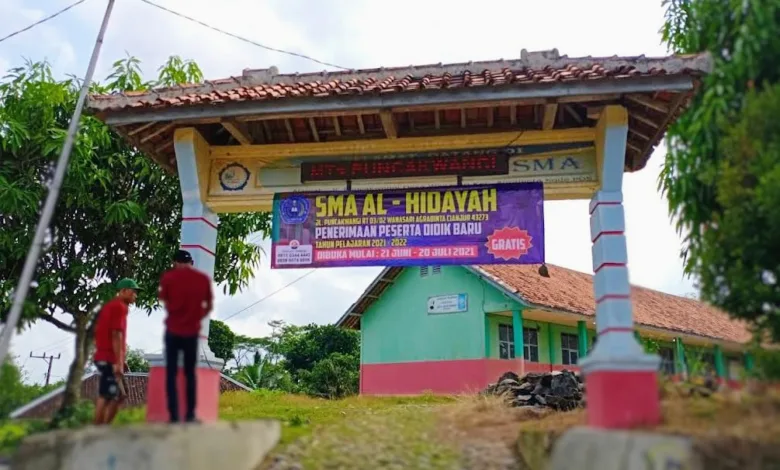 Honor Guru SMA Al-Hidayah Agrabinta Tiga Bulan Tak Dibayar, Kepsek Akui Nunggak Belasan Juta: Itu Sudah Beres