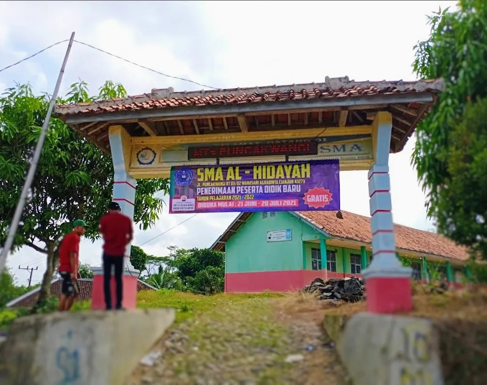 Honor Guru SMA Al-Hidayah Agrabinta Tiga Bulan Tak Dibayar, Kepsek Akui Nunggak Belasan Juta: Itu Sudah Beres