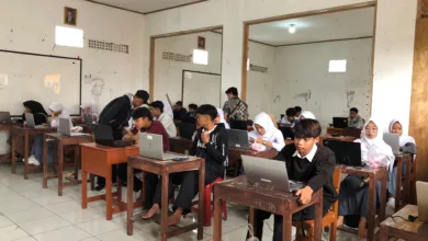 Peserta Didik Paket C/Ulya PKBM Sarbini Antusias Ikuti Tes Kemampuan Akademik
