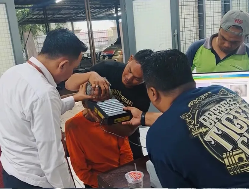 Dinsos Cianjur dampingi cek biometrik lansia terlantar temuan di Desa Sirnagalih