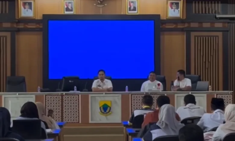 Suasana Bimbingan Teknis (Bimtek) penggunaan aplikasi Siapkerja dan eBKK yang digelar Disnakertrans Kabupaten Cianjur di Aula Bapperida.