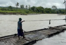 Jembatan di Kadupandak Cijati Cianjur Putus, Akses Warga Terganggu