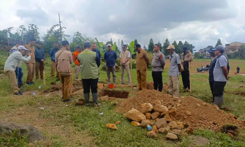 Dapat Kucuran Dana Pemda, Pemdes Cimacan Bangun GOR bagi Masyarakat