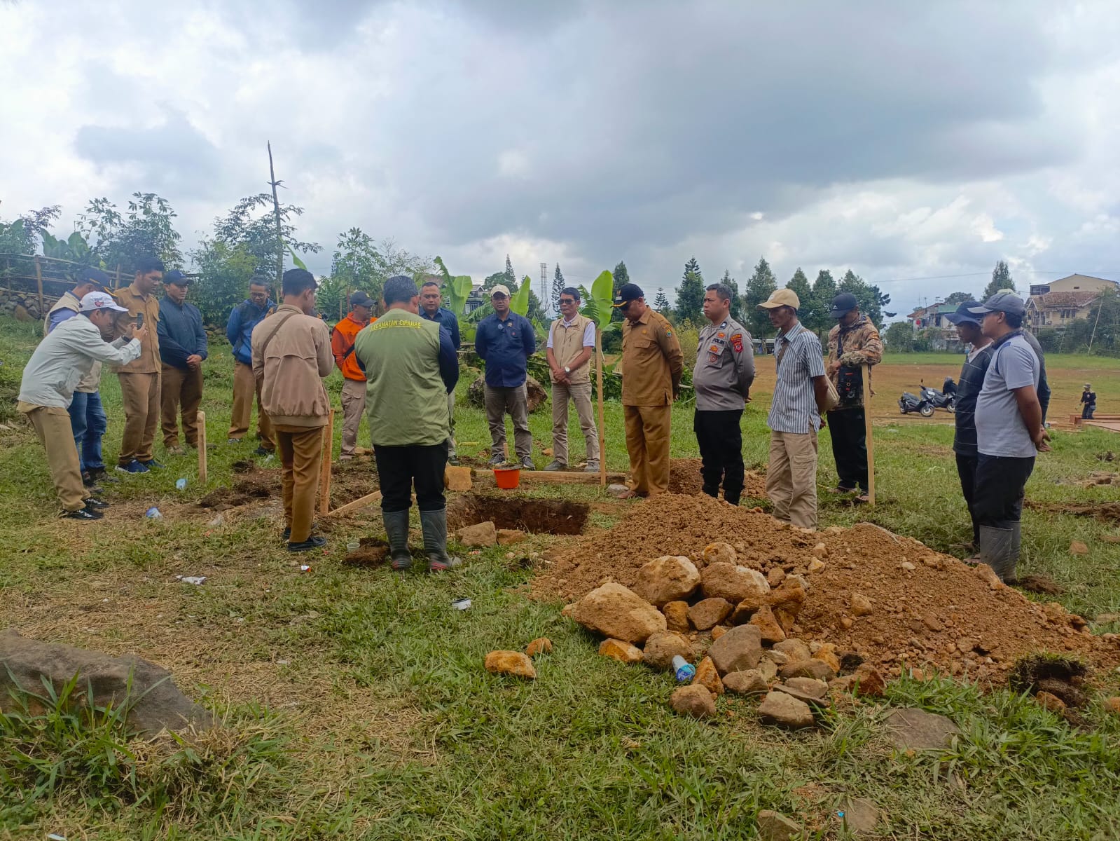 Dapat Kucuran Dana Pemda, Pemdes Cimacan Bangun GOR bagi Masyarakat