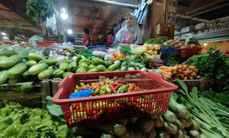 Pedagang sayur mayur di pasar Cipanas Cianjur.