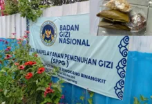 Lontong Isi Ayam Menu MBG di Gasol Diduga Basi, Warga: 'Ada-ada Aja Ngasih yang Begini'