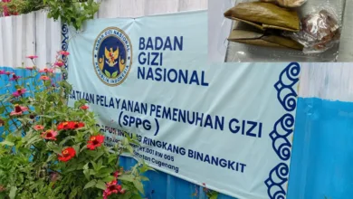 Lontong Isi Ayam Menu MBG di Gasol Diduga Basi, Warga: 'Ada-ada Aja Ngasih yang Begini'